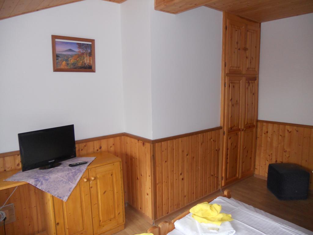 Penzion Kamzik Ceska Kamenice Exterior photo